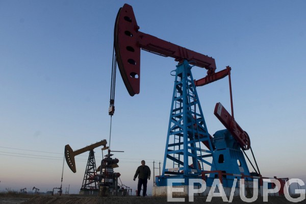 Нефть Brent торгуется выше $49, цена на WTI превысила $48