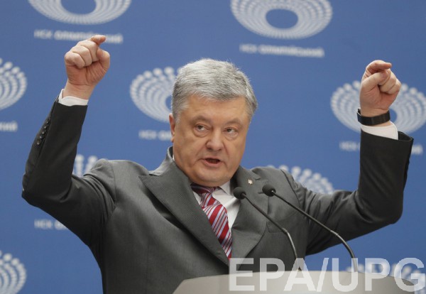 Порошенко продолжает упорно настаивать на встрече с Зеленским