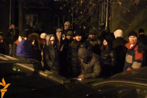 Митингующие требовали выплаты обещанного вознаграждения Митингующие требовали выплаты обещанного вознаграждения