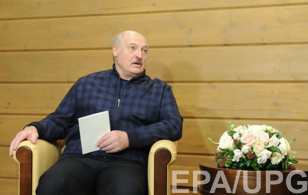 Шмыгаль поручил изучить вопрос введения санкций против Беларуси