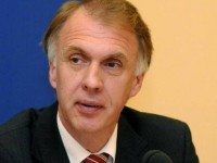 Переговоры по Донбассу можно проводить хоть в Папуа - Новой Гвинее - Огрызко