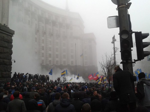 Евромайдан: онлайн-трансляция с Майдана Незалежности в Киеве Евромайдан: онлайн-трансляция с Майдана Незалежности в Киеве