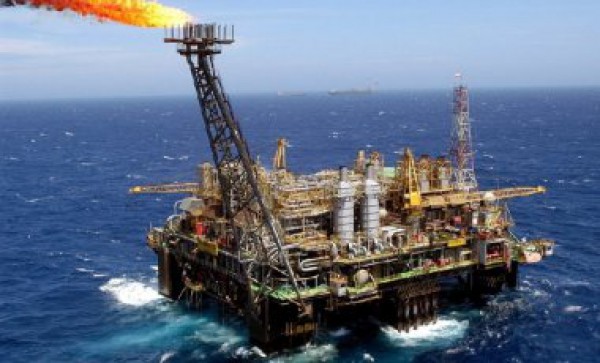 Нефть дешевеет на фоне событий в Греции
