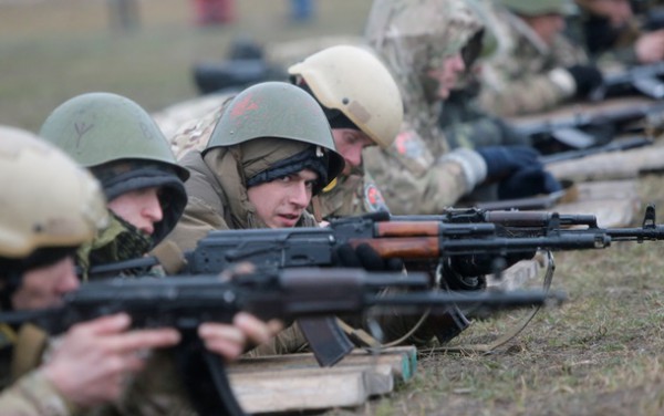 Украинским военным разрешено применять оружие для самозащиты Украинским военным разрешено применять оружие для самозащиты
