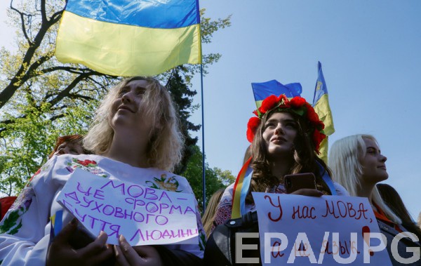 Большинство украинцев поддерживают единый государственный язык