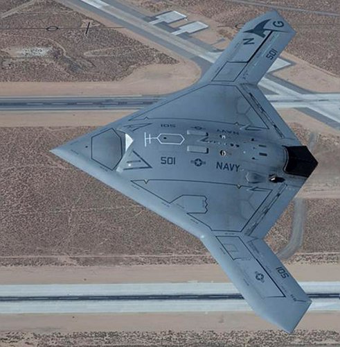 Northrop X-47B Stealth Drone. ��� ����� ����������� ����������� ������� �������� � �����������. �� ����� �������� � �������� � ������ ���������. ��-�� ���������� ���� ������� ������� �� ��� � ������� ������. � ������ �� ������� ������ ����� �������� �� ���� ����-��������. ������ ���������� ������ ��������� Northrop X-47B Stealth Drone