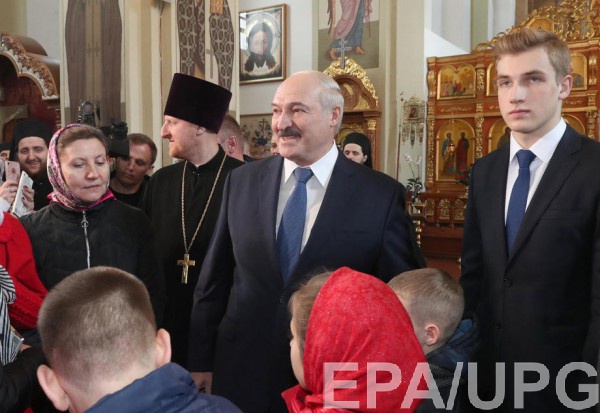 Лукашенко призывают ввести карантин