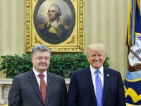 Сдержанное приветствие: Американские СМИ о визите Порошенко