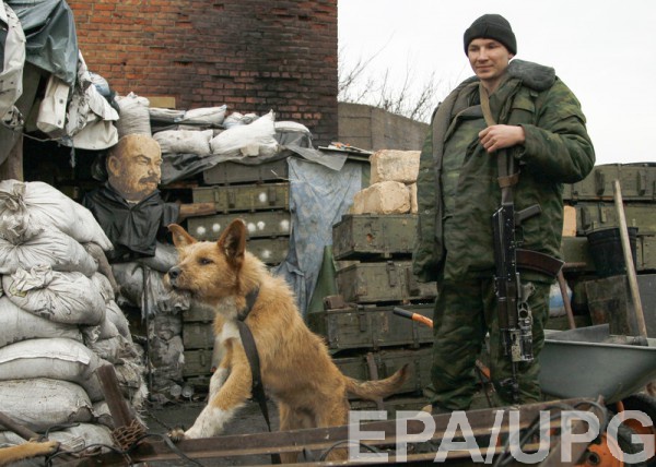 Боевики пьянствуют и дебоширят, мешая местным жителям
