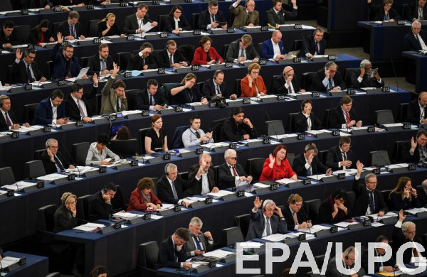 Европарламент готовится поддержать идею о запрете кораблям РФ входит в порты ЕС