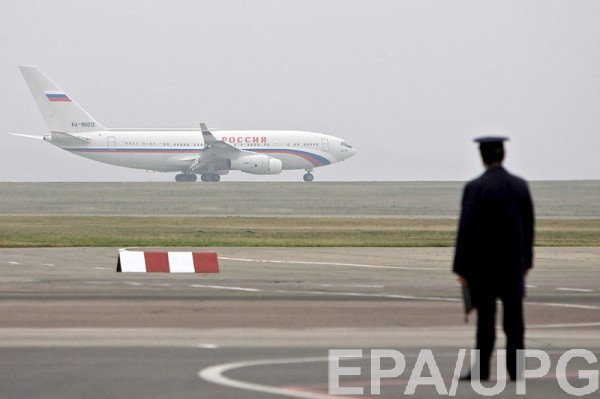 Самолет Путина отклонился от прямого маршрута