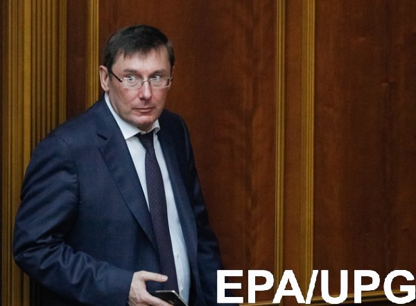 Луценко заверил, что пока главу Херсонской ОГА ни в чем не подозревают