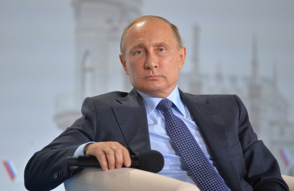 Путин назвал "удивительными идиотами" тех, кто отключил электроснабжение в Крыму