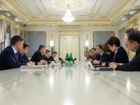 Порошенко призвал G7 осудить выборы РФ в Крыму