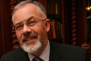 Табачник уверен, что многие проблемы пришли от сильного увлечения государственными символами