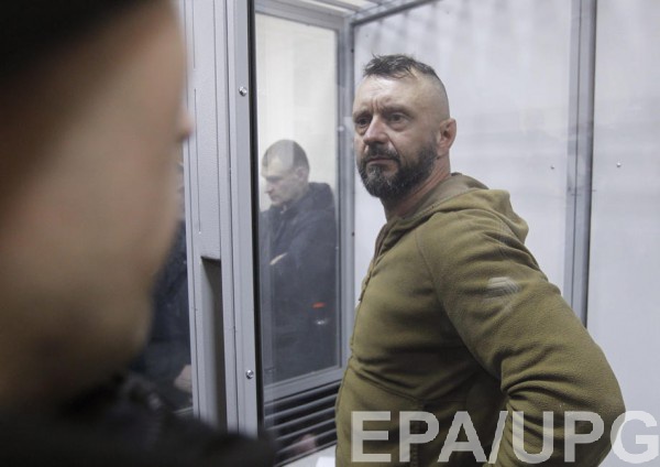 Боеприпас изъяли в офисном помещении, расположенном на первом этаже дома, где жил Андрей Антоненко вместе с женой и ее братом