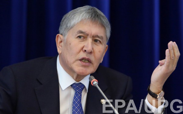 Президент Кыргызстана попросил РФ закрыть военную базу на территории страны
