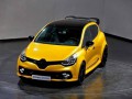 Сверхмощную версию Renault Clio показали до премьеры