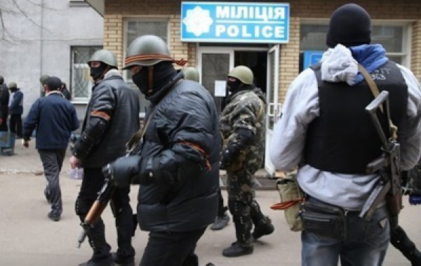 В Славянске неизвестные захватили местную телевышку и выключили украинское телевидение В Славянске неизвестные захватили местную телевышку и выключили украинское телевидение