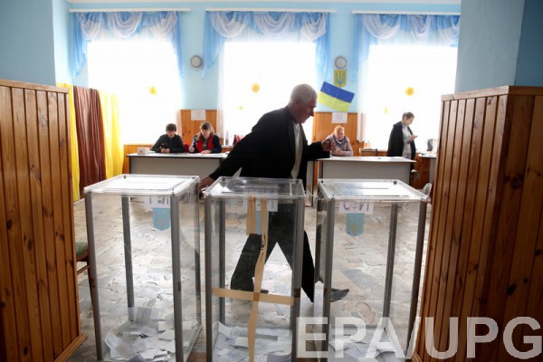 В день віборов команда Зеленского продолжает агитацию, причем платит не из избирательного фонда