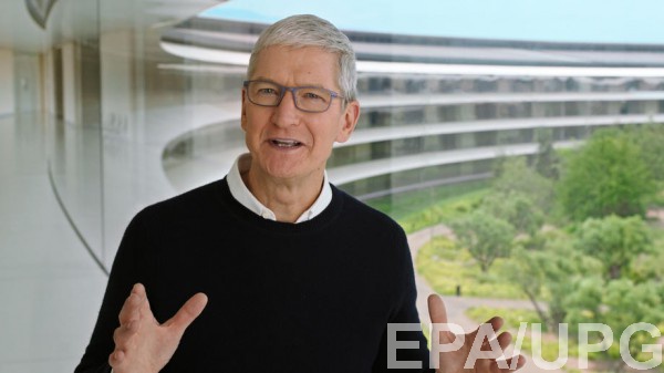 Тим Кук заработал в Apple 14 769 259 долларов за год