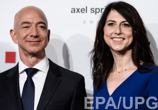 Глава Amazon развелся с женой