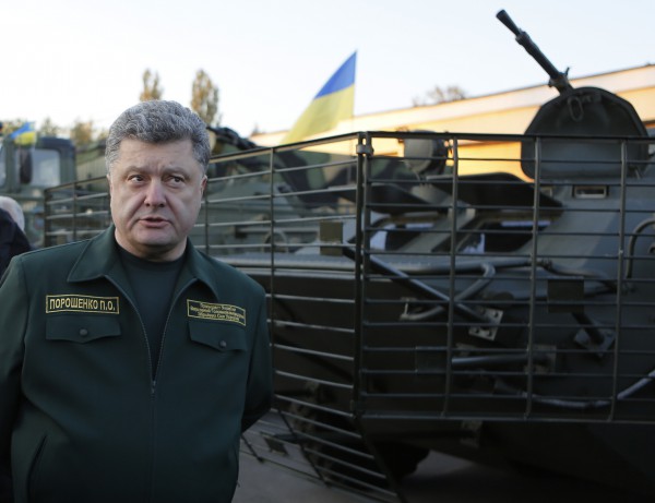 Всех пленных с Донбасса нужно вернуть домой до Рождества - Порошенко