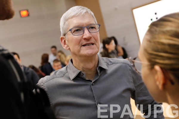 Apple добилась запрета на приближение к Тиму Куку