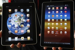 iPad "круче" Galaxy Tab - британский судья