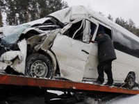 На Житомирской трассе маршрутка влетела в грузовик, трое пострадавших