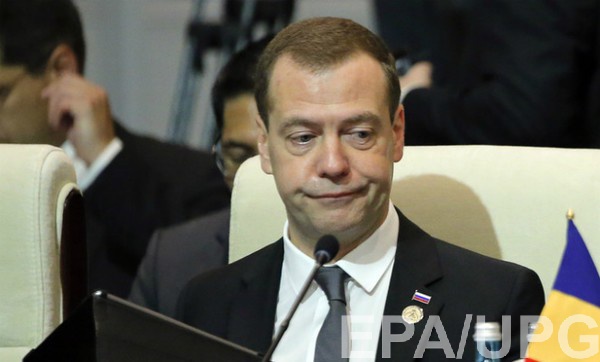 Медведев призвал не ждать отмены санкций
