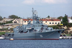 На борту фрегата - вертолет и группа спецназа На борту фрегата - вертолет и группа спецназа