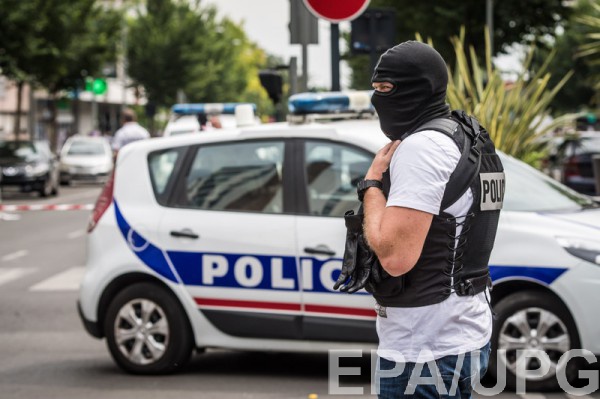 Пятерых подозреваемых по теракту в Ницце заключили под стражу