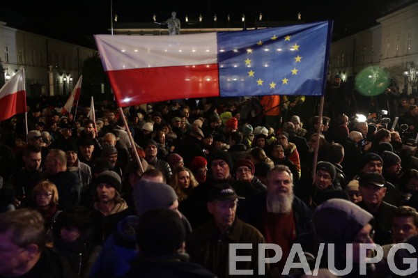 Щерский напомнил о запрете на эксгумацию поляков в Украине