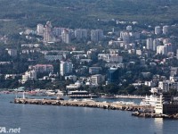 В Крым оккупанты не пропустили 200 кг продуктов, попугая и собаку