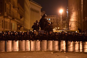 В Киев стягивают внутренние войска В Киев стягивают внутренние войска