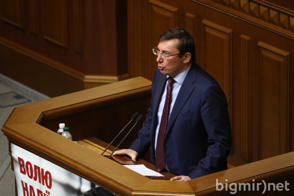 Президент грозит распустить парламент