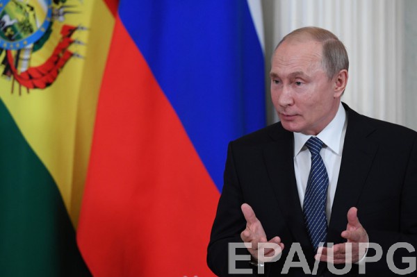Первым о выдаче паспортов заговорил Путин