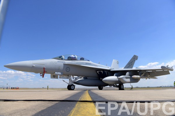 Cамолет F/A-18 Growler