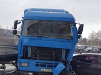 В Вышгороде неуправляемая фура протаранила припаркованные авто