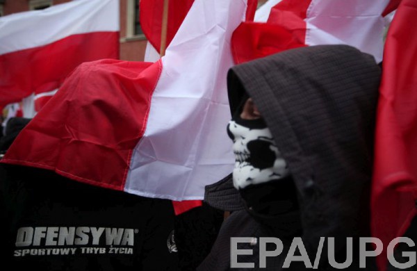 Польша имеет проблемы с ЕС и пытается отвлечь внимание граждан