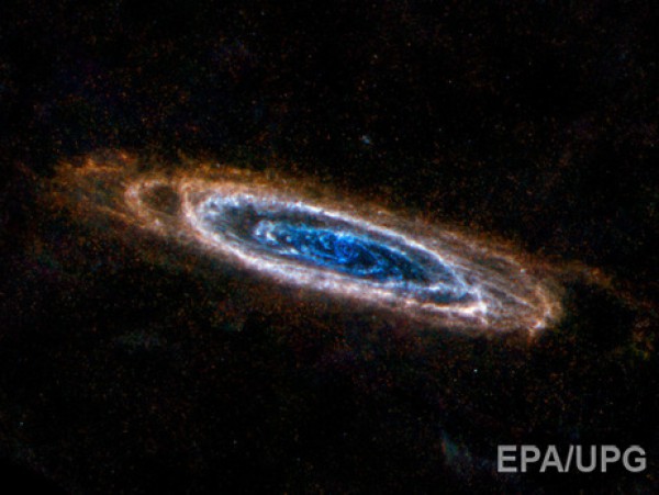 Роскосмос выпустил ролик о столкновении галактик Млечный путь и Андромеда