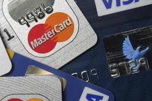 Власти  ЕС решили не вводить единую европейскую карту при уже существующих Visa и Mastercard