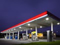 В крупных сетях АЗС по всей стране выросли цены на бензин