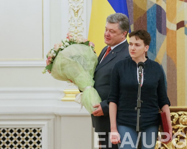 Савченко и Порошенко выступили перед журналистами в АП