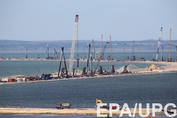 Токсичные отходы возле Керчи попадают прямо в море