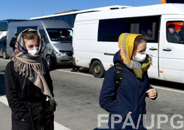 Маски здоровым людям носить не рекомендуют