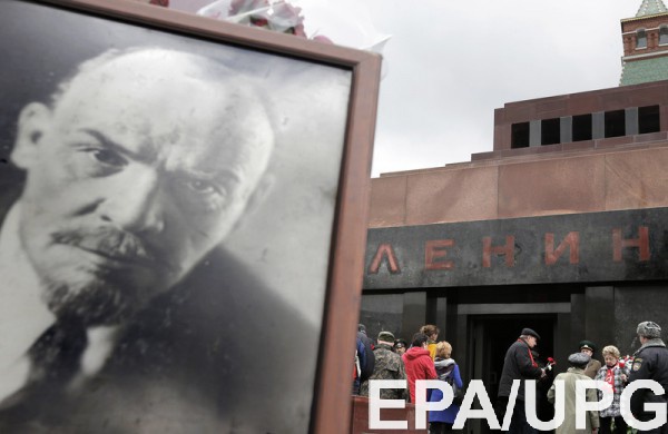 Мужчина пояснил, что пришел лично предать земле тело Ленина