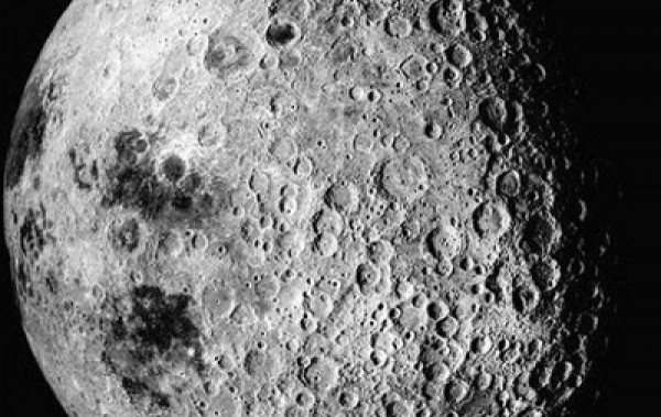 Цель программы - создать к середине XXI века обитаемую базу на Луне и полигон Цель программы - создать к середине XXI века обитаемую базу на Луне и полигон