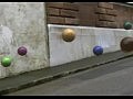 Что могут наделать шары для боулинга на улице
